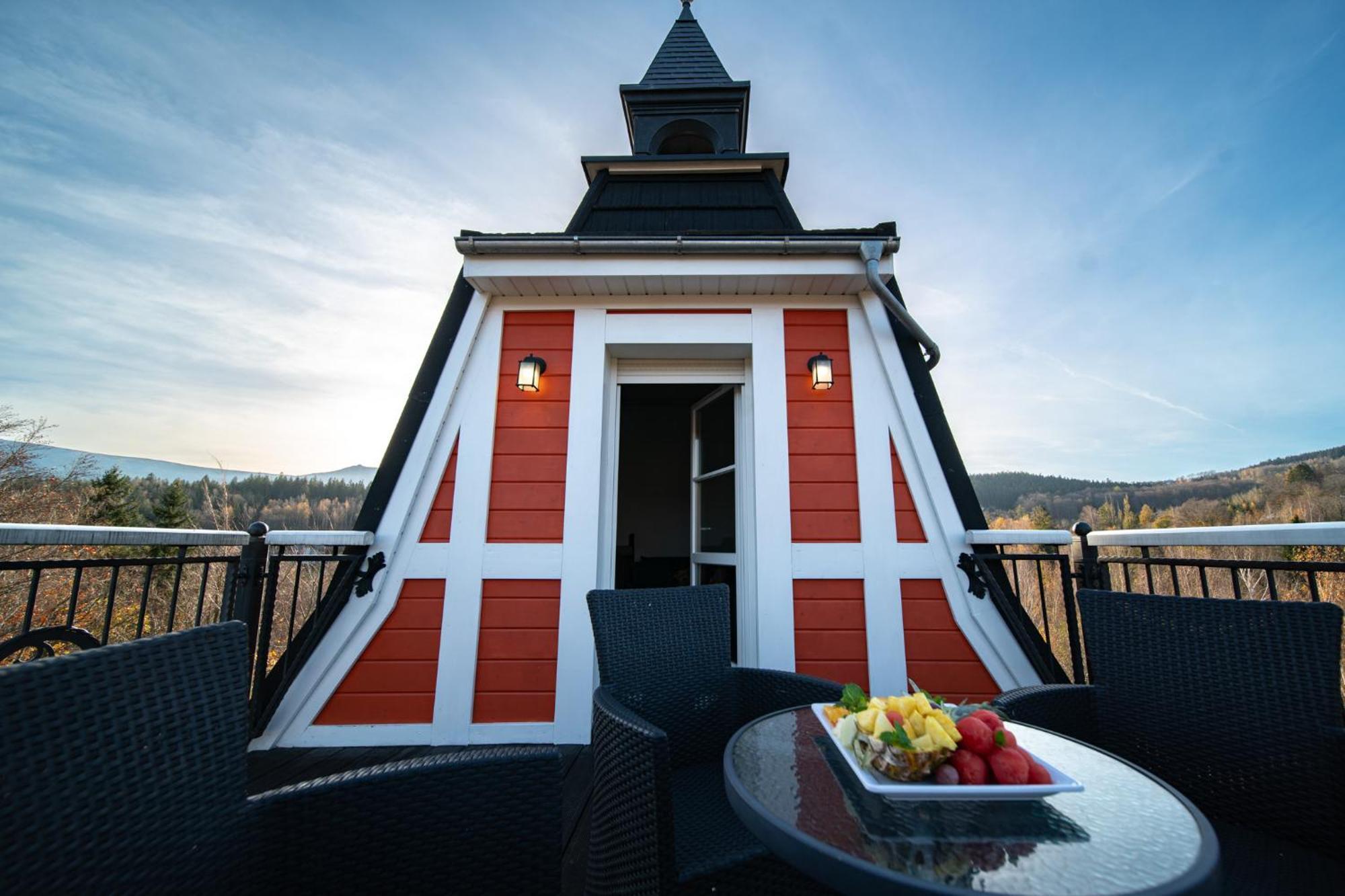 Norweska Dolina Family&Pet-Friendly Resort Szklarska Poreba Dış mekan fotoğraf The A-frame